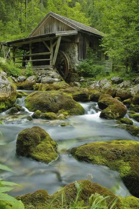 Gerahmter Druck : Altes Mühlenhaus am Gollinger Wasserfall Gerahmter Druck : Altes Mühlenhaus am Gollinger Wasserfall