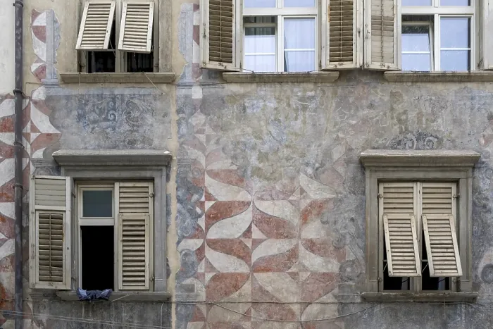 Gerahmter Druck : Alte historische Hausfassade Gerahmter Druck : Alte historische Hausfassade