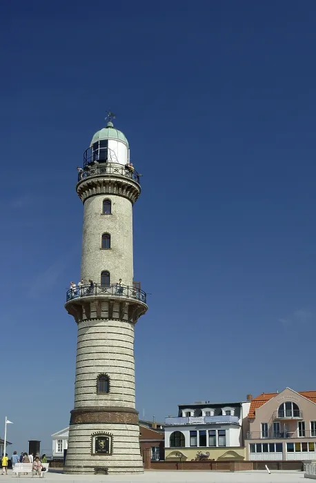 Gerahmter Druck : Alter Leuchtturm in Warnemünde Deutschland Gerahmter Druck : Alter Leuchtturm in Warnemünde Deutschland