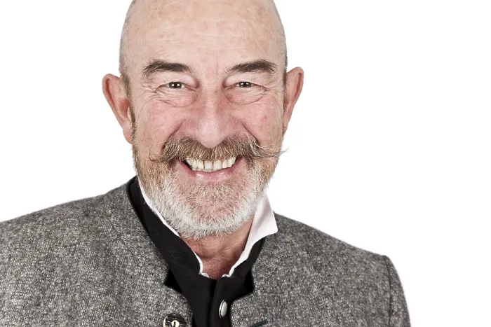 Gerahmter Druck : Ein alter Mann mit grauem Bart. Gerahmter Druck : Ein alter Mann mit grauem Bart.