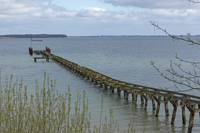 Gerahmter Druck : Alter Pier, im Hintergrund Dänemark. Gerahmter Druck : Alter Pier, im Hintergrund Dänemark.
