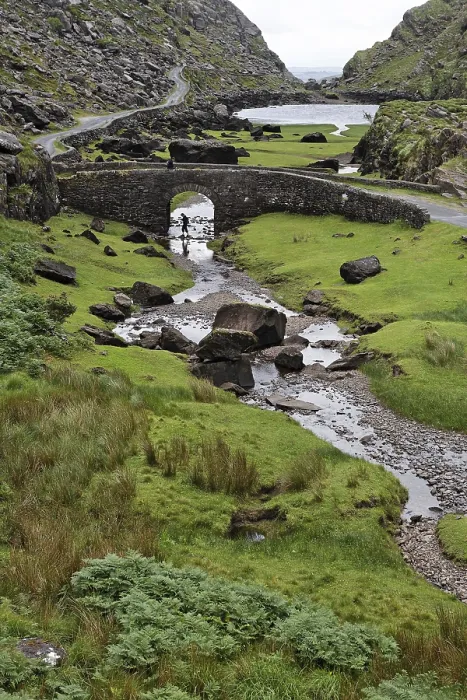 Gerahmter Druck : Alte Steinerne Brücke im Gap of Dunloe Gerahmter Druck : Alte Steinerne Brücke im Gap of Dunloe