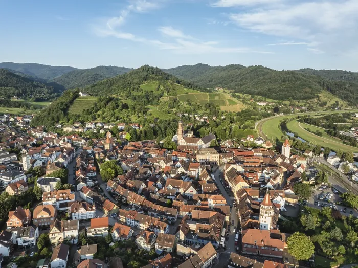 Gerahmter Druck : Das alte Stadtzentrum von Gengenbach. Gerahmter Druck : Das alte Stadtzentrum von Gengenbach.