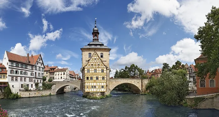 Gerahmter Druck : Alte Rathaus, Oberbrücke über die Regnitz Gerahmter Druck : Alte Rathaus, Oberbrücke über die Regnitz