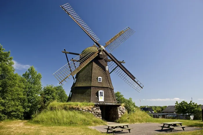Gerahmter Druck : Alte Windmühle, Melby, Dänemark.