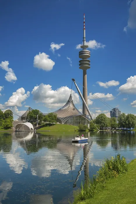 Gerahmter Druck : Olympiapark mit Olympiaturm Gerahmter Druck : Olympiapark mit Olympiaturm