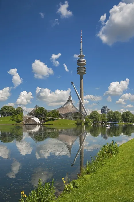 Gerahmter Druck : Olympiapark mit Olympiaturm Gerahmter Druck : Olympiapark mit Olympiaturm