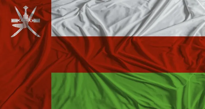 Gerahmter Druck : Omanischer Nationalflagge mit Stofftextur Hintergrund Gerahmter Druck : Omanischer Nationalflagge mit Stofftextur Hintergrund