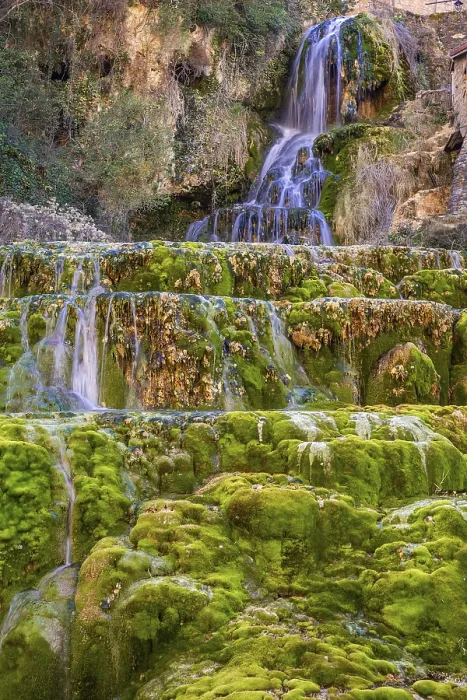 Gerahmter Druck : Orbaneja del Castillo Wasserfall Gerahmter Druck : Orbaneja del Castillo Wasserfall