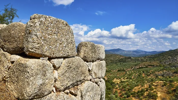 Gerahmter Druck : Außenmauer, Blick auf die Ebene, archäologische Stätte. Gerahmter Druck : Außenmauer, Blick auf die Ebene, archäologische Stätte.