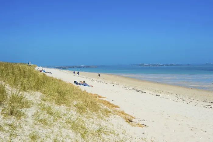 Gerahmter Druck : Überblick über Shell Beach, Herm. Gerahmter Druck : Überblick über Shell Beach, Herm.