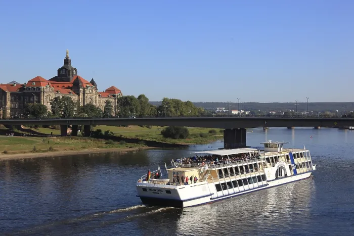 Gerahmter Druck : Raddampfer, weiße Flotte. Gerahmter Druck : Raddampfer, weiße Flotte.