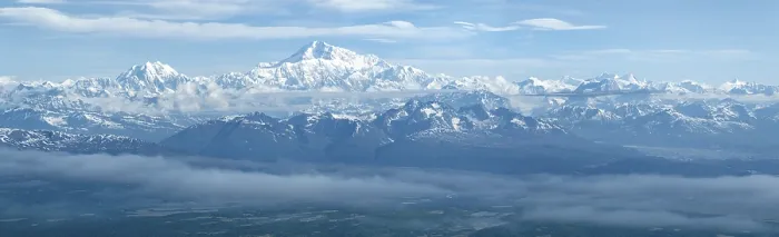Gerahmter Druck : Panorama, Wolken über hohen Bergen Gerahmter Druck : Panorama, Wolken über hohen Bergen