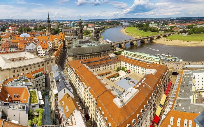 Gerahmter Druck : Panoramablick auf Dresden und die Elbe.
