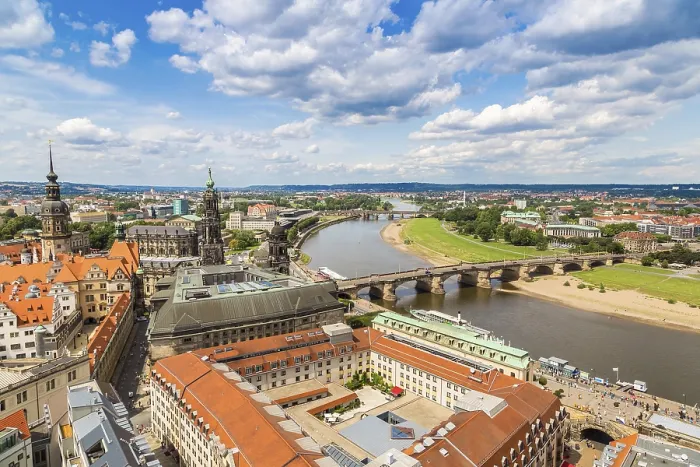 Gerahmter Druck : Panoramablick auf Dresden und die Elbe. Gerahmter Druck : Panoramablick auf Dresden und die Elbe.