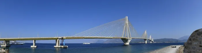 Gerahmter Druck : Panoramablick auf eine Hängebrücke. Gerahmter Druck : Panoramablick auf eine Hängebrücke.