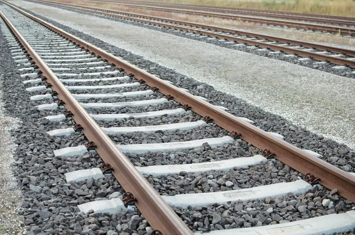 Gerahmter Druck : Parallelgleise ohne Züge. Gerahmter Druck : Parallelgleise ohne Züge.