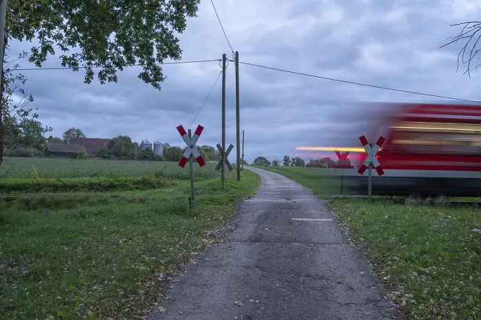Gerahmter Druck : Überquerung der Bahnstrecke Grafenberg. Gerahmter Druck : Überquerung der Bahnstrecke Grafenberg.