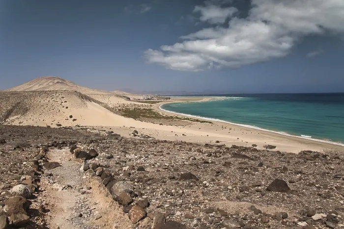 Gerahmter Druck : Weg zum Strand, sandiger Hügel, Spanien. Gerahmter Druck : Weg zum Strand, sandiger Hügel, Spanien.