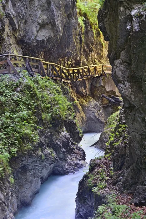 Gerahmter Druck : Wanderweg durch den Wolfsklamm, Stans. Gerahmter Druck : Wanderweg durch den Wolfsklamm, Stans.