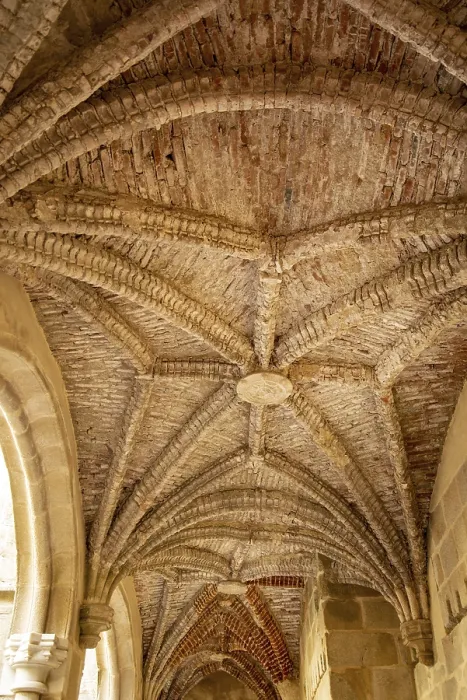 Gerahmter Druck : Der Patio im Castelo. Gerahmter Druck : Der Patio im Castelo.