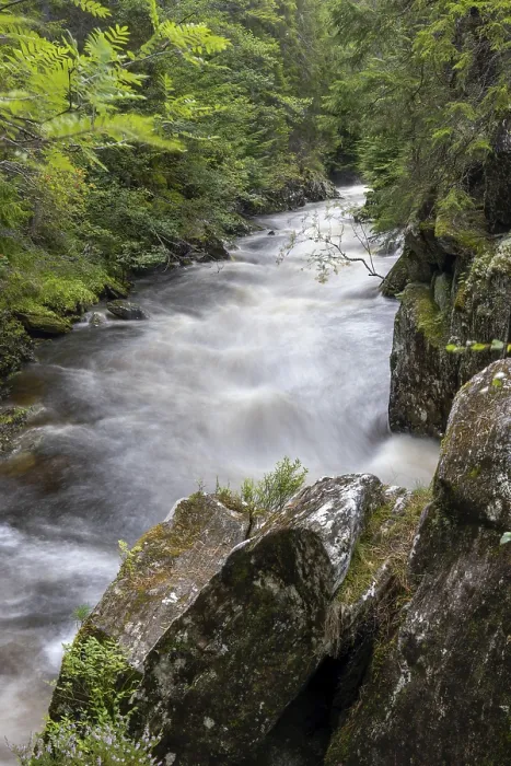 Gerahmter Druck : Pattack-Wasserfälle und Strudel, Wasserfall auf dem Pattack River Gerahmter Druck : Pattack-Wasserfälle und Strudel, Wasserfall auf dem Pattack River
