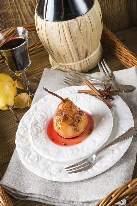 Gerahmter Druck : Äpfel in Rotwein Gerahmter Druck : Äpfel in Rotwein