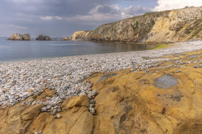 Gerahmter Druck : Pebble Beach an der Atlantikküste Gerahmter Druck : Pebble Beach an der Atlantikküste