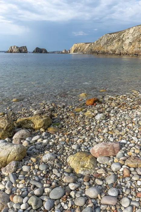 Gerahmter Druck : Pebble Beach an der Atlantikküste Gerahmter Druck : Pebble Beach an der Atlantikküste