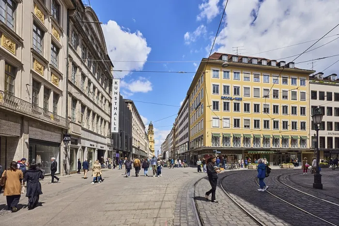 Gerahmter Druck : Fußgängerzone, allgemeine Architektur. Gerahmter Druck : Fußgängerzone, allgemeine Architektur.