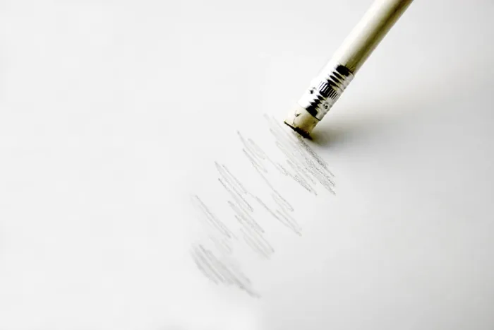 Gerahmter Druck : Bleistift mit Korrekturstift.