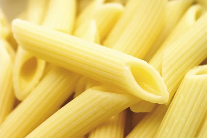 Gerahmter Druck : Penne, gekocht. Gerahmter Druck : Penne, gekocht.