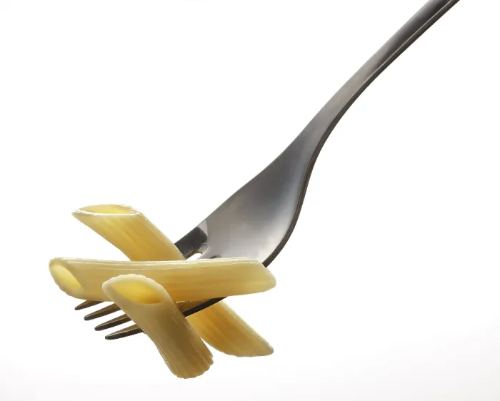 Gerahmter Druck : Penne-Nudeln auf einem Gabel. Gerahmter Druck : Penne-Nudeln auf einem Gabel.