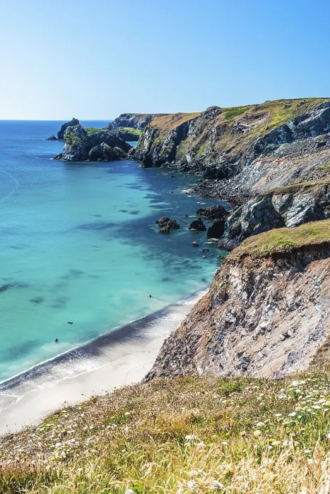 Gerahmter Druck : Pentreath Beach und Klippen, Cornwall Gerahmter Druck : Pentreath Beach und Klippen, Cornwall