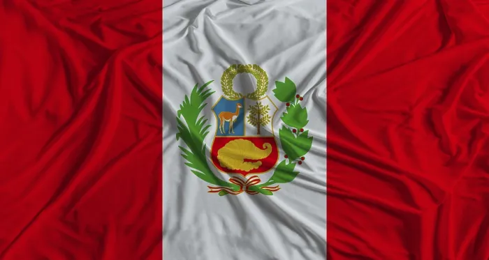 Gerahmter Druck : Peruanische Flagge auf Stofftexturhintergrund Gerahmter Druck : Peruanische Flagge auf Stofftexturhintergrund
