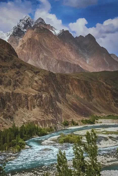 Gerahmter Druck : Bild des Gilgit-Flusses, Nebenfluss des Indus-Flusses. Gerahmter Druck : Bild des Gilgit-Flusses, Nebenfluss des Indus-Flusses.
