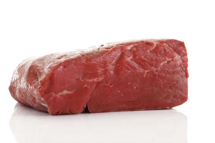 Gerahmter Druck : Stück rohes Rinderfilet Gerahmter Druck : Stück rohes Rinderfilet