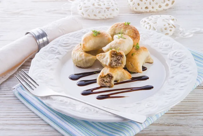 Gerahmter Druck : Pierogi mit Fleisch Gerahmter Druck : Pierogi mit Fleisch