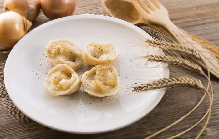 Gerahmter Druck : Pierogi. Polnisches Gericht. Gerahmter Druck : Pierogi. Polnisches Gericht.