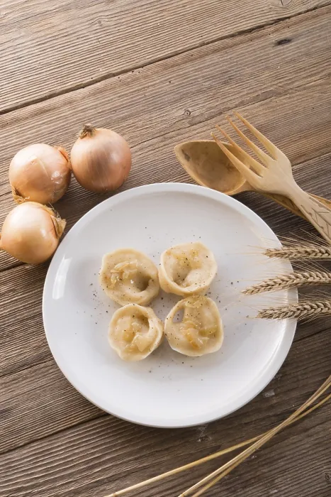 Gerahmter Druck : Pierogi. Polnisches Gericht. Gerahmter Druck : Pierogi. Polnisches Gericht.