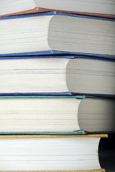 Gerahmter Druck : Bücherhaufen Gerahmter Druck : Bücherhaufen