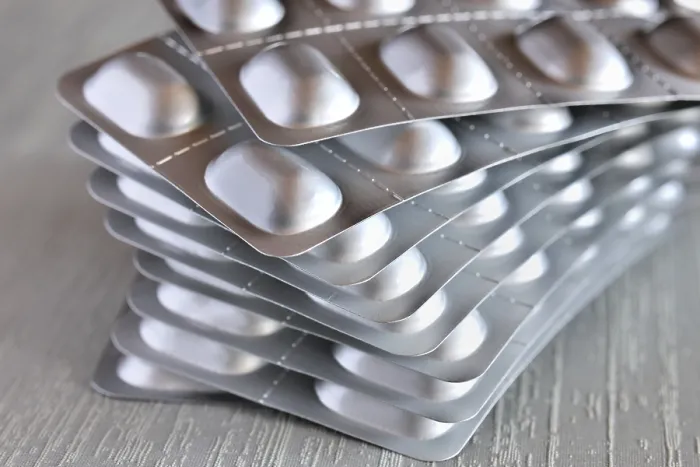 Gerahmter Druck : Tabletten in einer Blisterpackung. Gerahmter Druck : Tabletten in einer Blisterpackung.