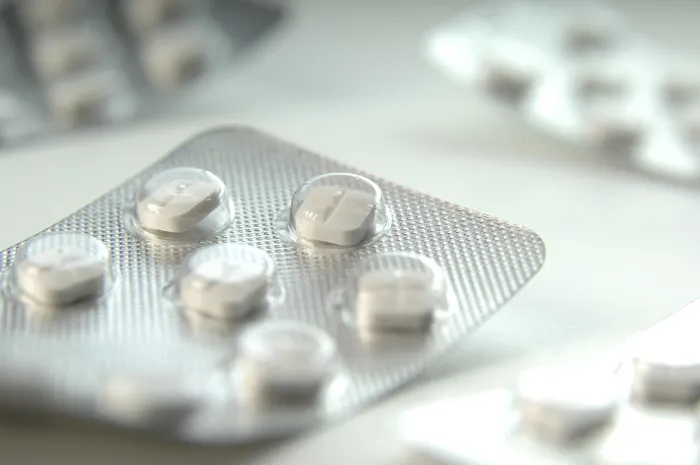 Gerahmter Druck : Tabletten in einem Blisterpack. Gerahmter Druck : Tabletten in einem Blisterpack.