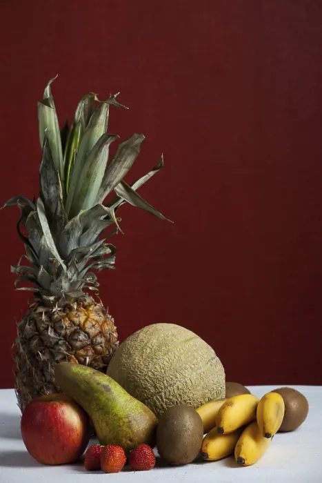 Gerahmter Druck : Ananas und andere Früchte. Gerahmter Druck : Ananas und andere Früchte.