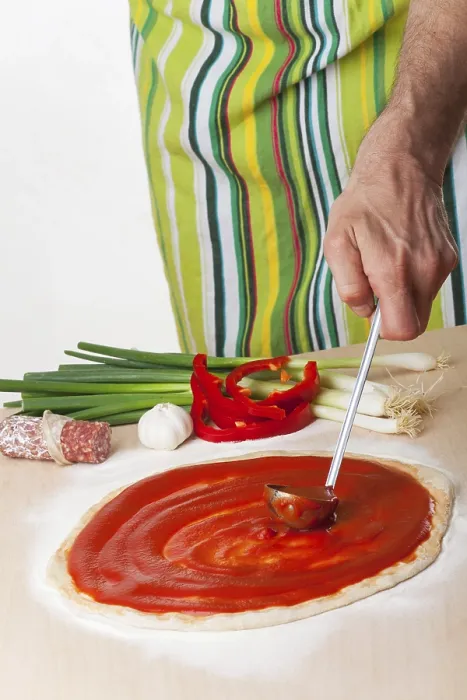 Gerahmter Druck : Pizza backen Gerahmter Druck : Pizza backen
