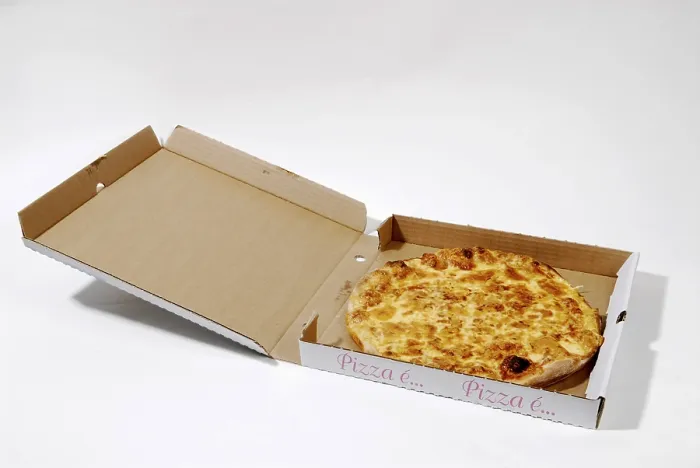 Gerahmter Druck : Pizza in der Kartonage Gerahmter Druck : Pizza in der Kartonage
