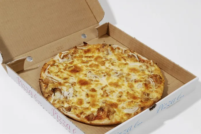Gerahmter Druck : Pizza in der Kartonage Gerahmter Druck : Pizza in der Kartonage
