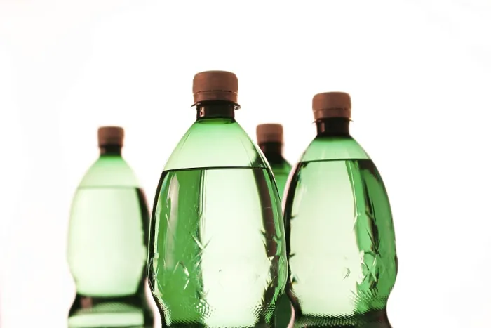 Gerahmter Druck : Plastikflaschen
