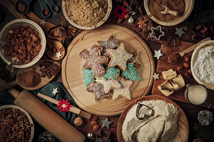 Gerahmter Druck : Platten mit geschmücktem Lebkuchen. Gerahmter Druck : Platten mit geschmücktem Lebkuchen.