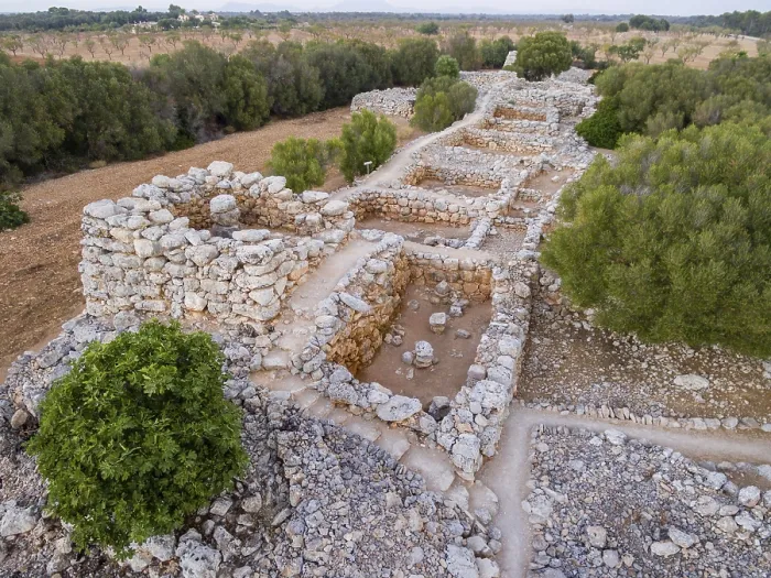 Gerahmter Druck : Prähistorischer Siedlungskomplex von Capocorb Vell Gerahmter Druck : Prähistorischer Siedlungskomplex von Capocorb Vell